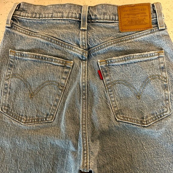 LEVI’S RIBCAGE STRAIGHT ANKLE JENS SIZE 26 EUC - Picture 5 of 10
